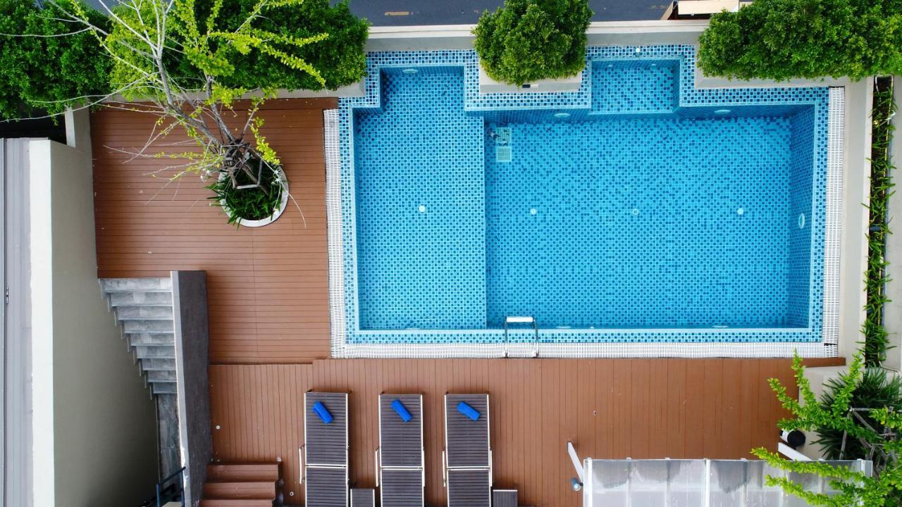 Ramada By Wyndham Bangkok Ten Ekamai Residences Luaran gambar