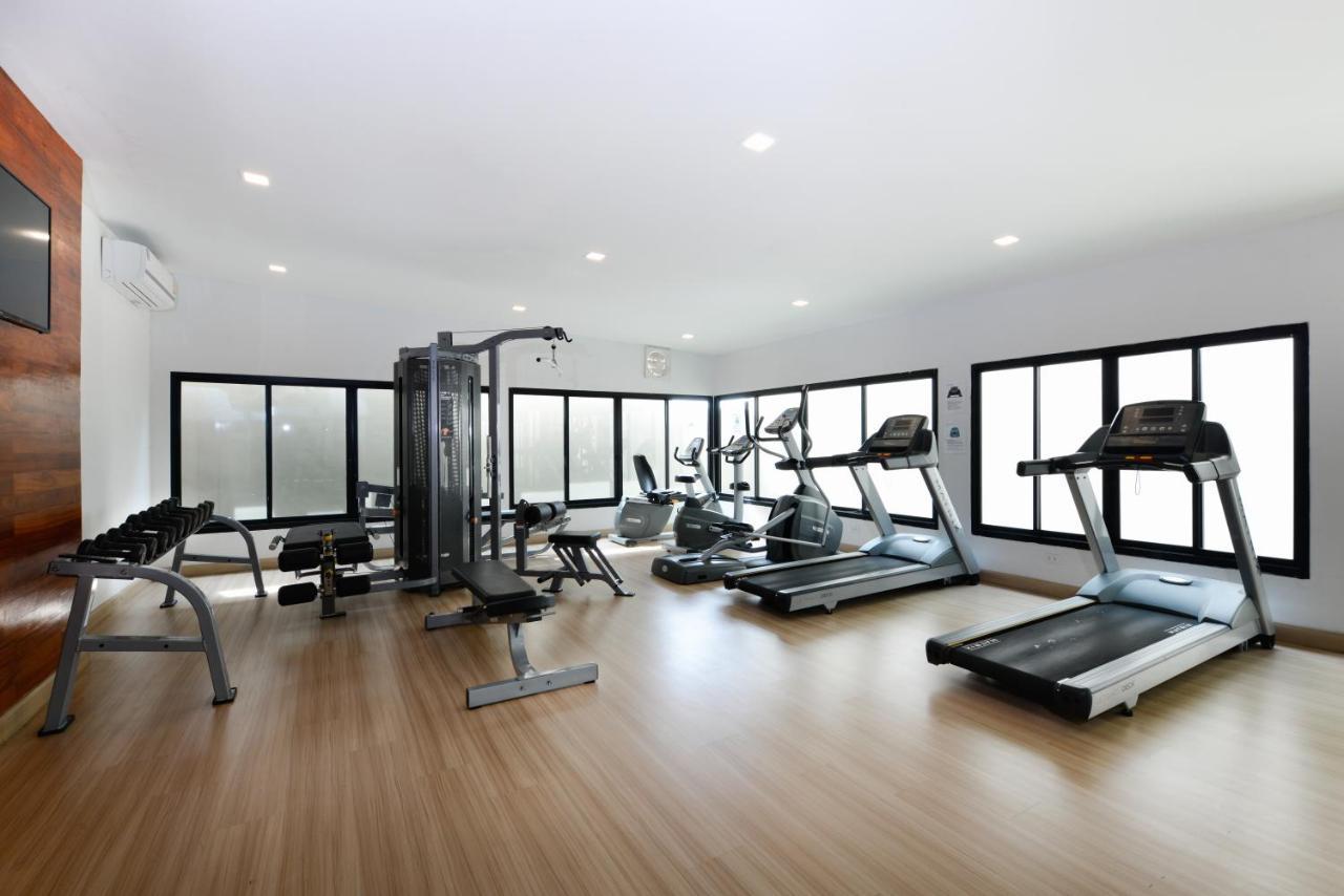 Ramada By Wyndham Bangkok Ten Ekamai Residences Luaran gambar
