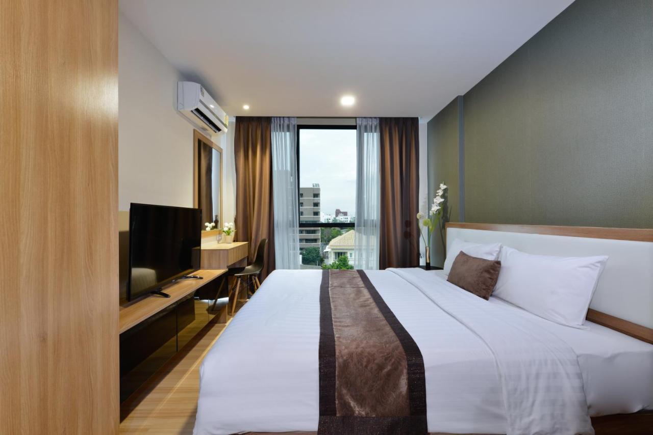 Ramada By Wyndham Bangkok Ten Ekamai Residences Luaran gambar