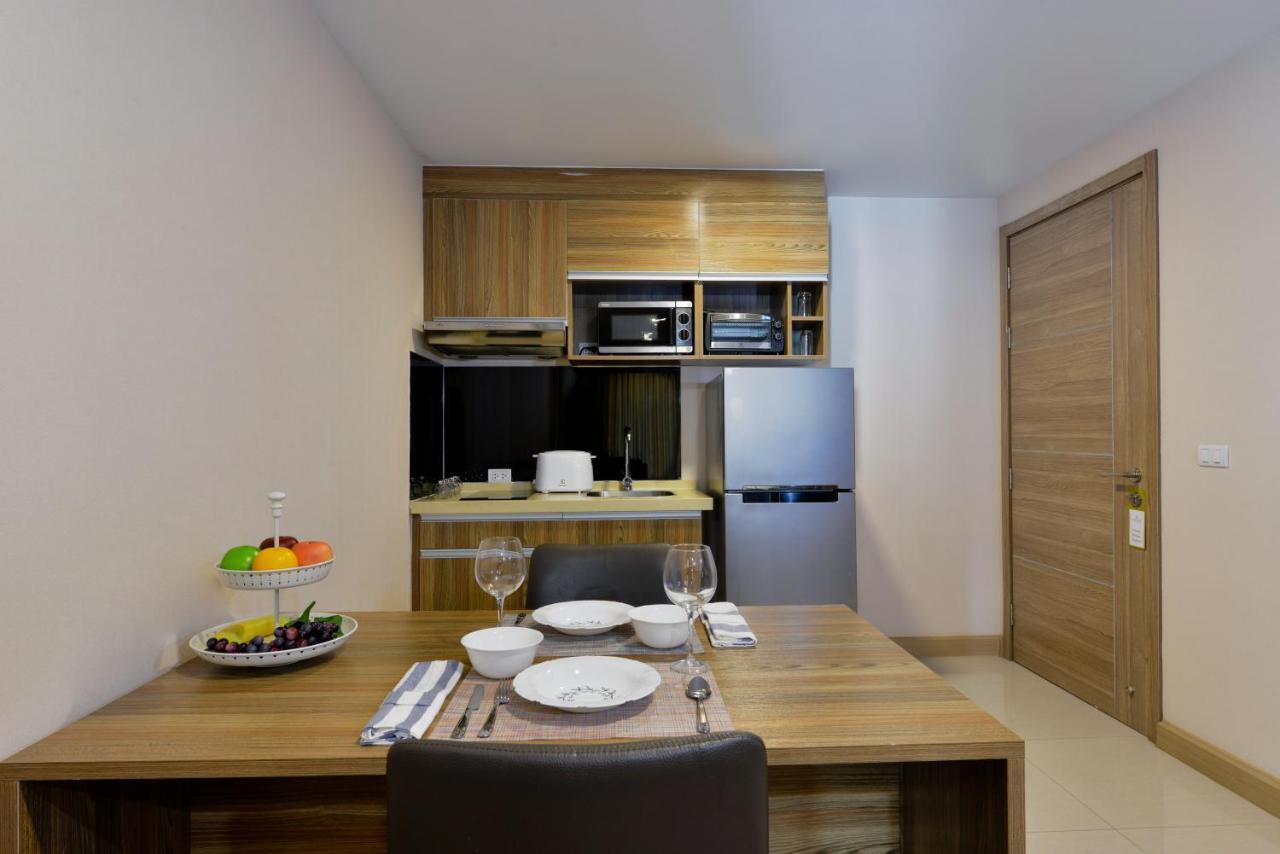 Ramada By Wyndham Bangkok Ten Ekamai Residences Luaran gambar