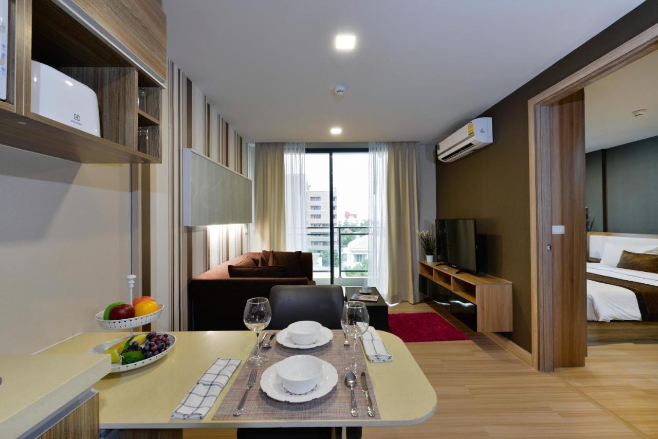 Ramada By Wyndham Bangkok Ten Ekamai Residences Luaran gambar