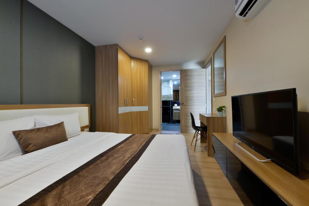 Ramada By Wyndham Bangkok Ten Ekamai Residences Luaran gambar