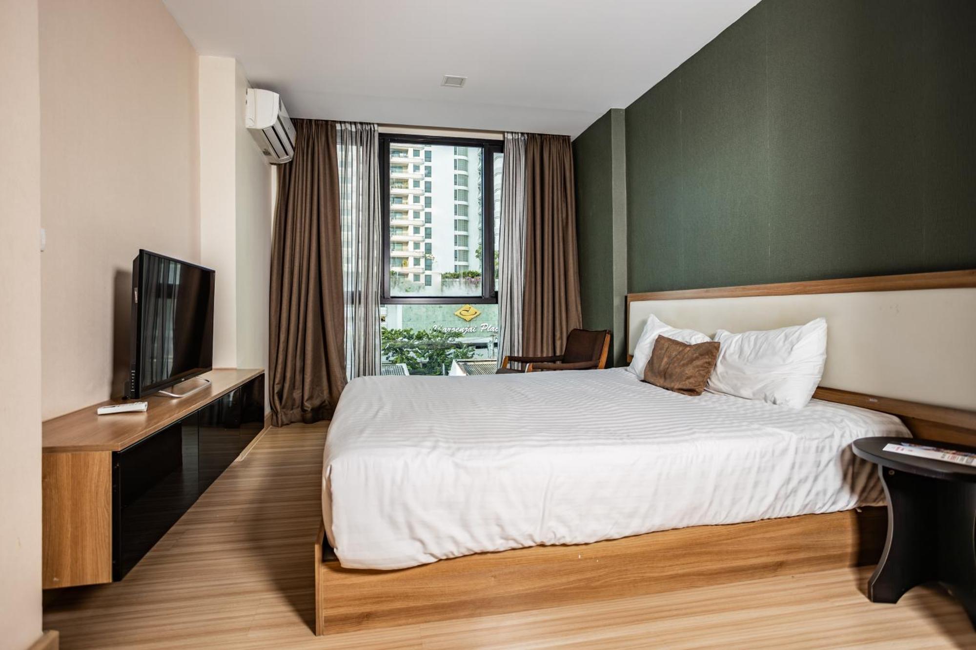 Ramada By Wyndham Bangkok Ten Ekamai Residences Luaran gambar
