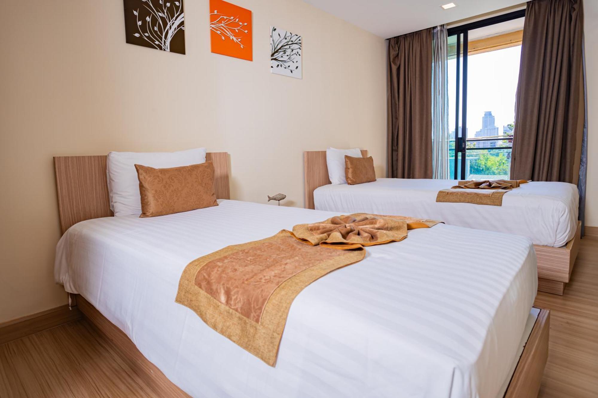 Ramada By Wyndham Bangkok Ten Ekamai Residences Luaran gambar