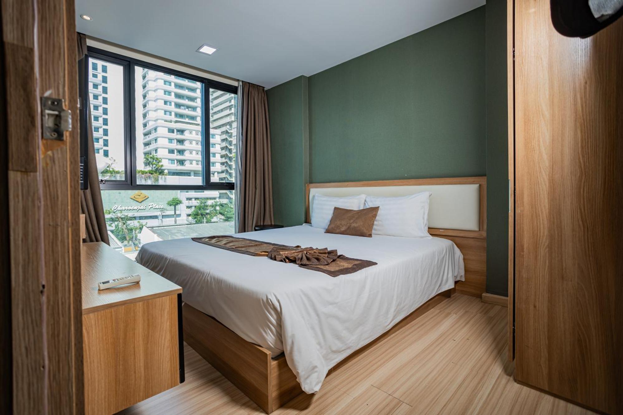 Ramada By Wyndham Bangkok Ten Ekamai Residences Luaran gambar