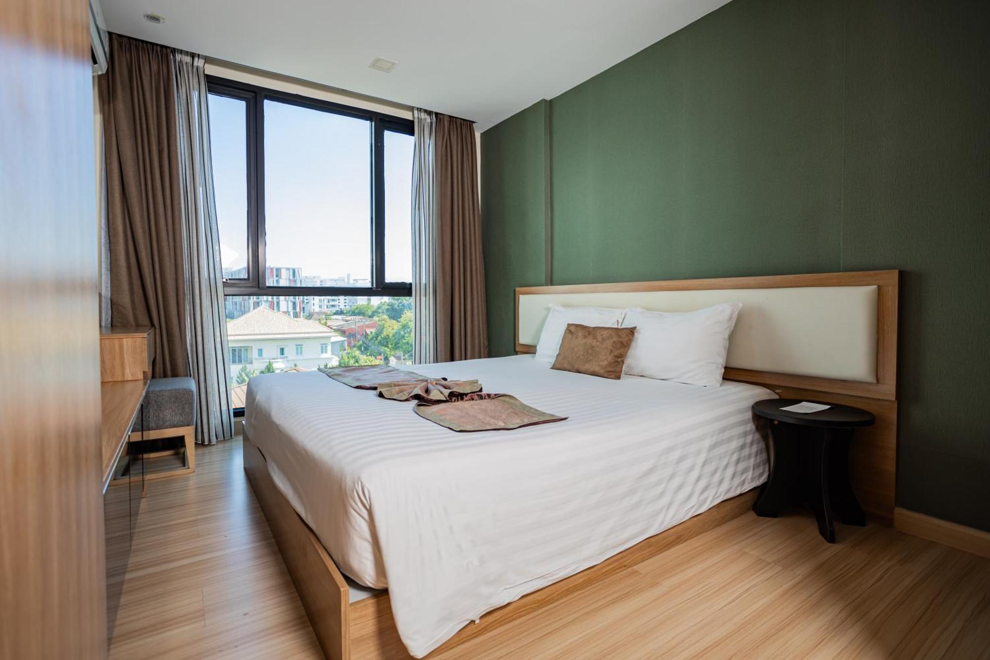 Ramada By Wyndham Bangkok Ten Ekamai Residences Luaran gambar