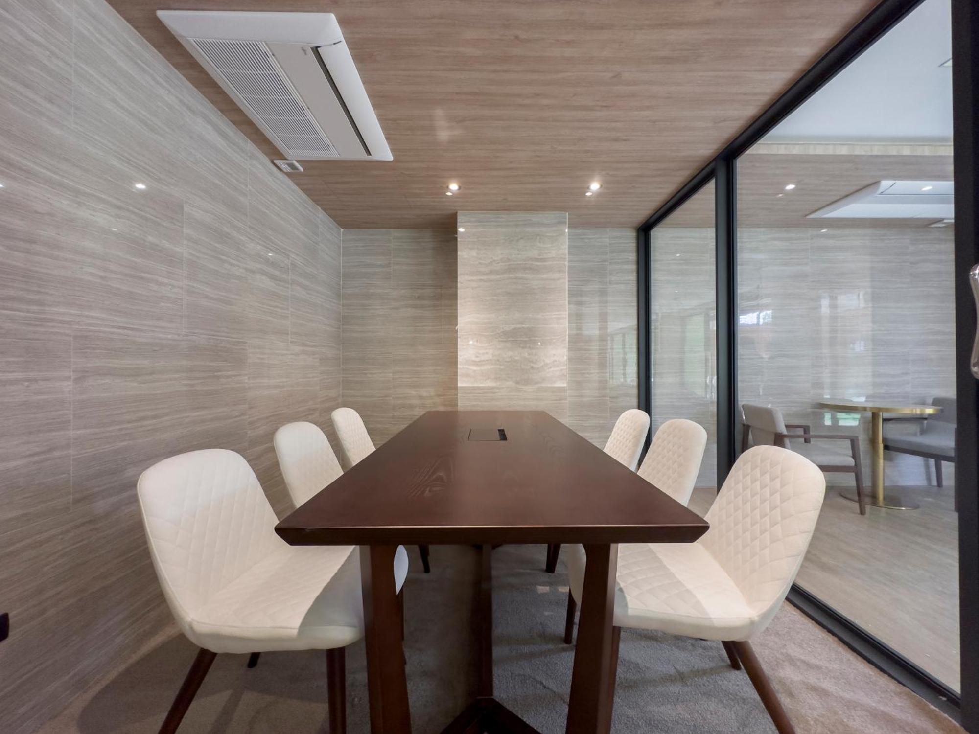 Ramada By Wyndham Bangkok Ten Ekamai Residences Luaran gambar